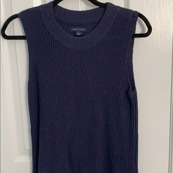 Navy Blue Sleeveless Sweater - Picture 1 of 2